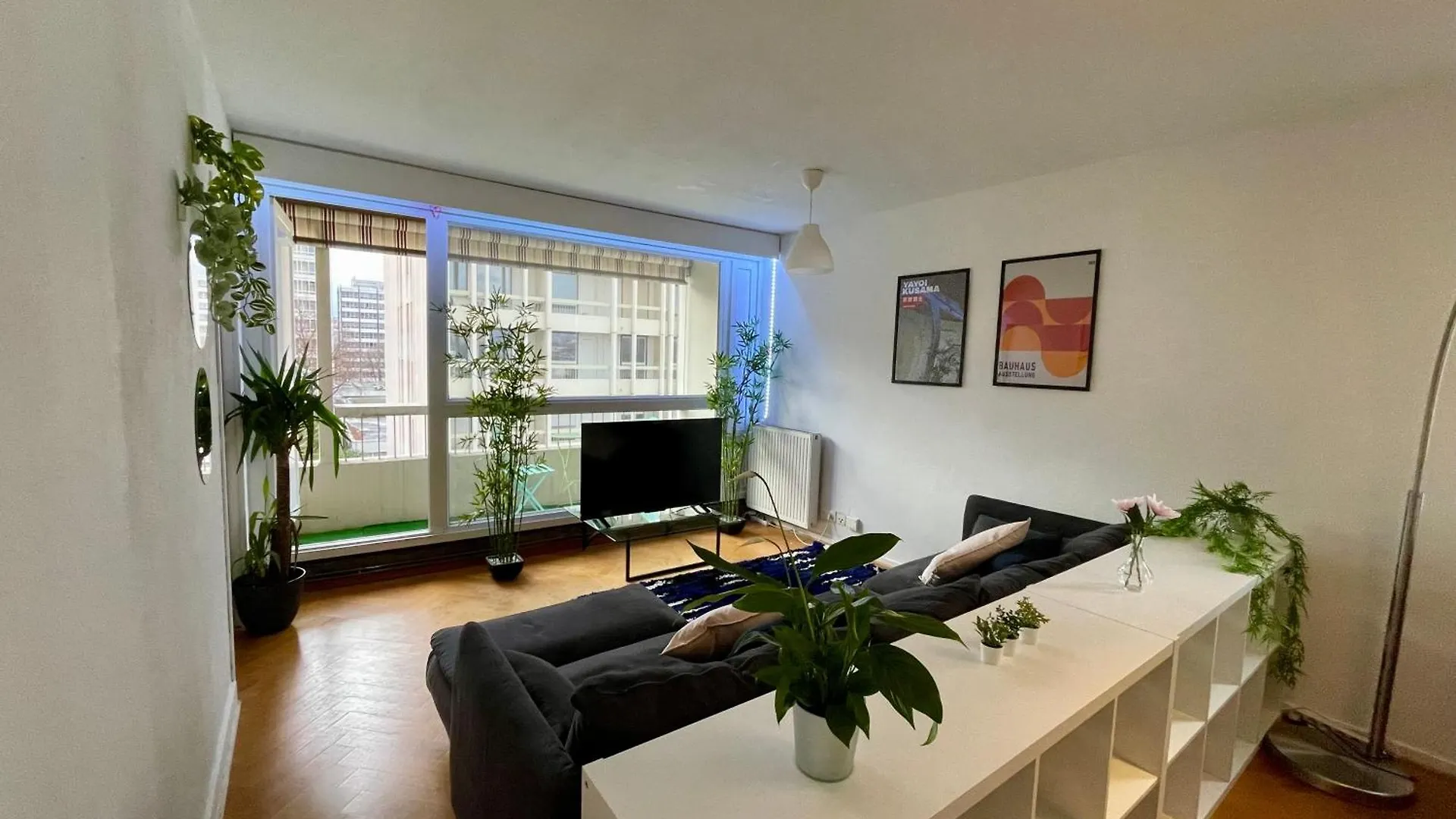 Bngo I Le Spacieux I 12 Personnes, 5 Chambres, 2 Salle De Bain, Parking Prive, Wc Separe, Wifi Villeurbanne 0*,  France
