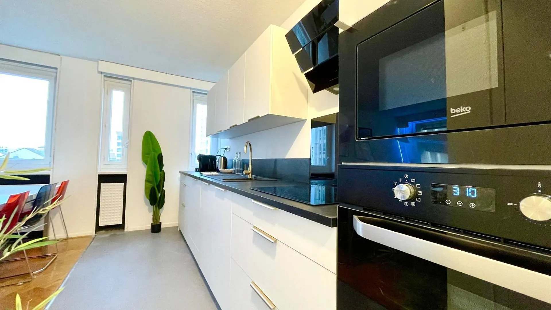 Bngo I Le Spacieux I 12 Personnes, 5 Chambres, 2 Salle De Bain, Parking Prive, Wc Separe, Wifi Villeurbanne