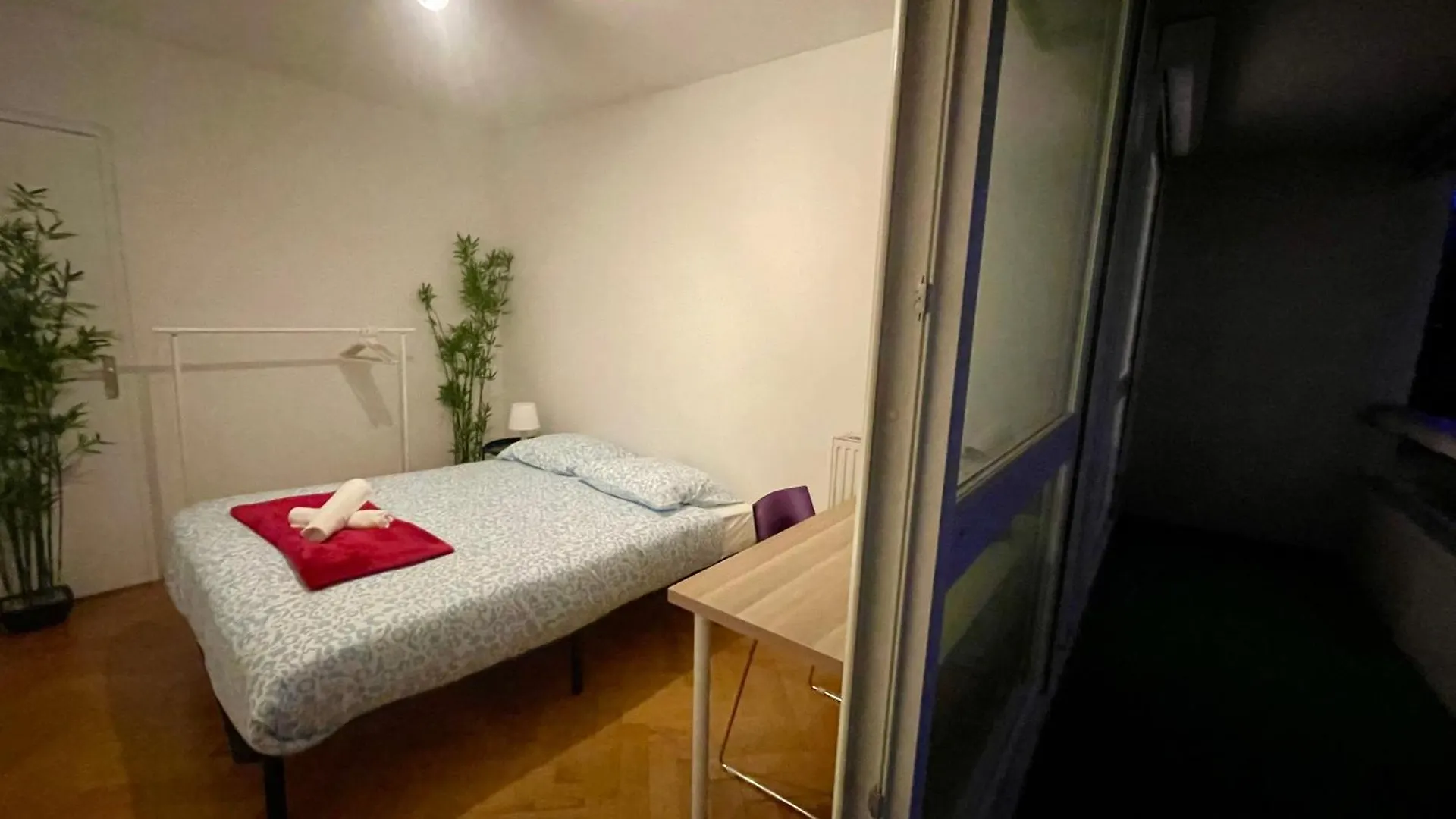 Apartment Bngo I Le Spacieux I 12 Personnes, 5 Chambres, 2 Salle De Bain, Parking Prive, Wc Separe, Wifi Villeurbanne France