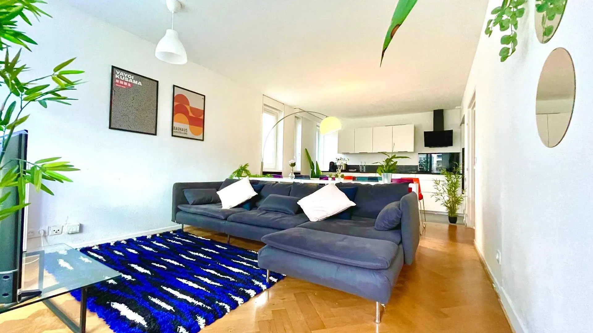 Apartment Bngo I Le Spacieux I 12 Personnes, 5 Chambres, 2 Salle De Bain, Parking Prive, Wc Separe, Wifi Villeurbanne France
