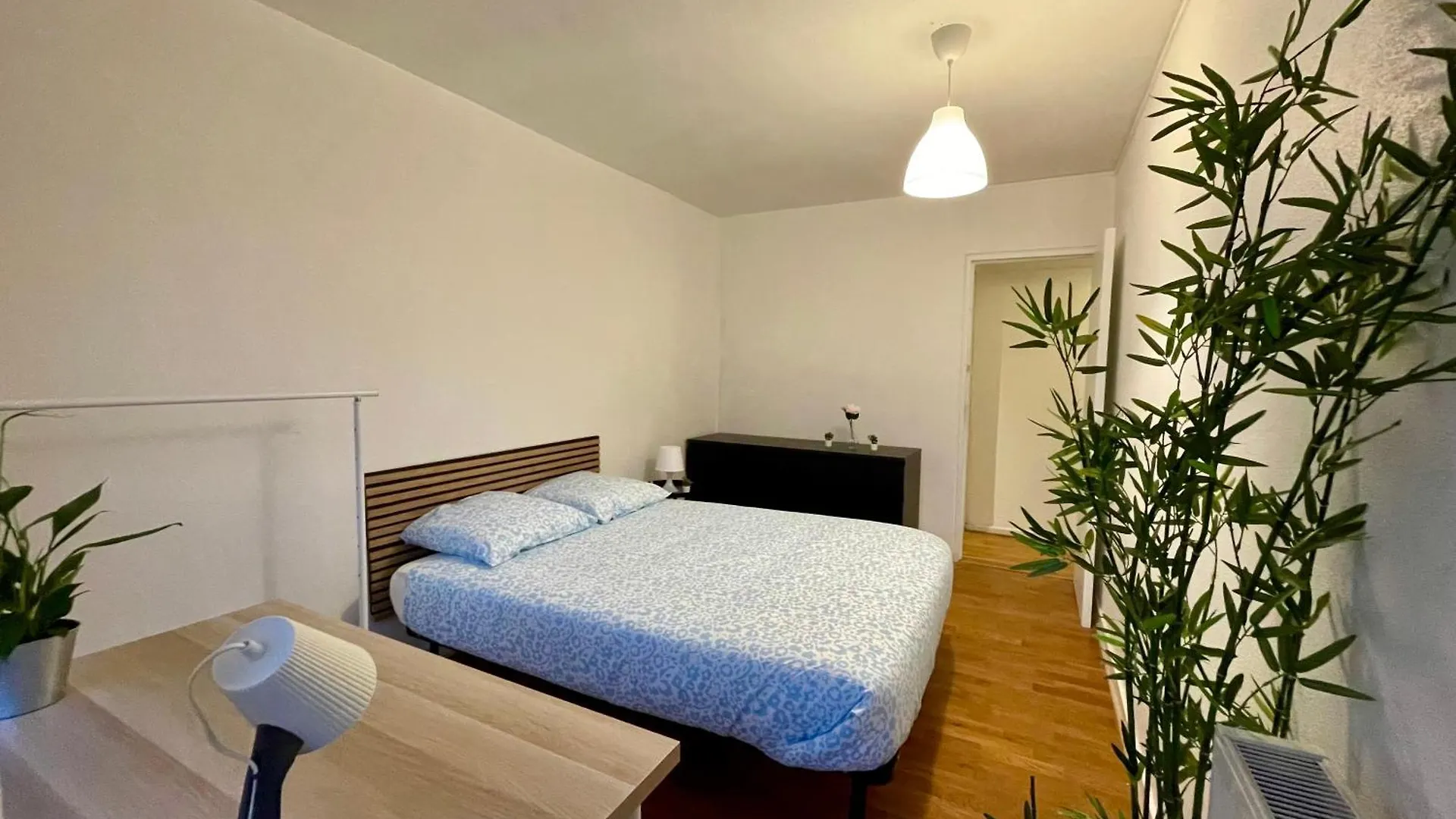 Bngo I Le Spacieux I 12 Personnes, 5 Chambres, 2 Salle De Bain, Parking Prive, Wc Separe, Wifi Villeurbanne Apartment