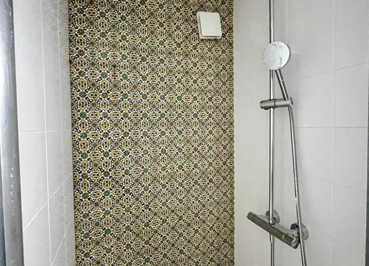 Apartment Bngo I Le Spacieux I 12 Personnes, 5 Chambres, 2 Salle De Bain, Parking Prive, Wc Separe, Wifi Villeurbanne