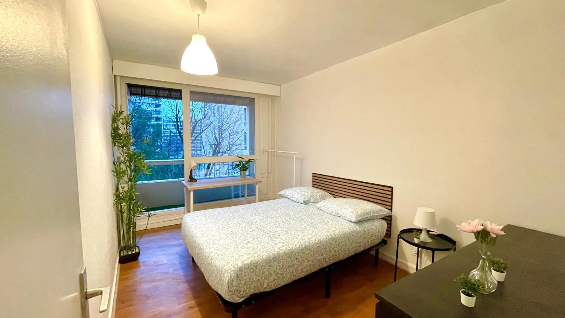 Apartment Bngo I Le Spacieux I 12 Personnes, 5 Chambres, 2 Salle De Bain, Parking Prive, Wc Separe, Wifi Villeurbanne