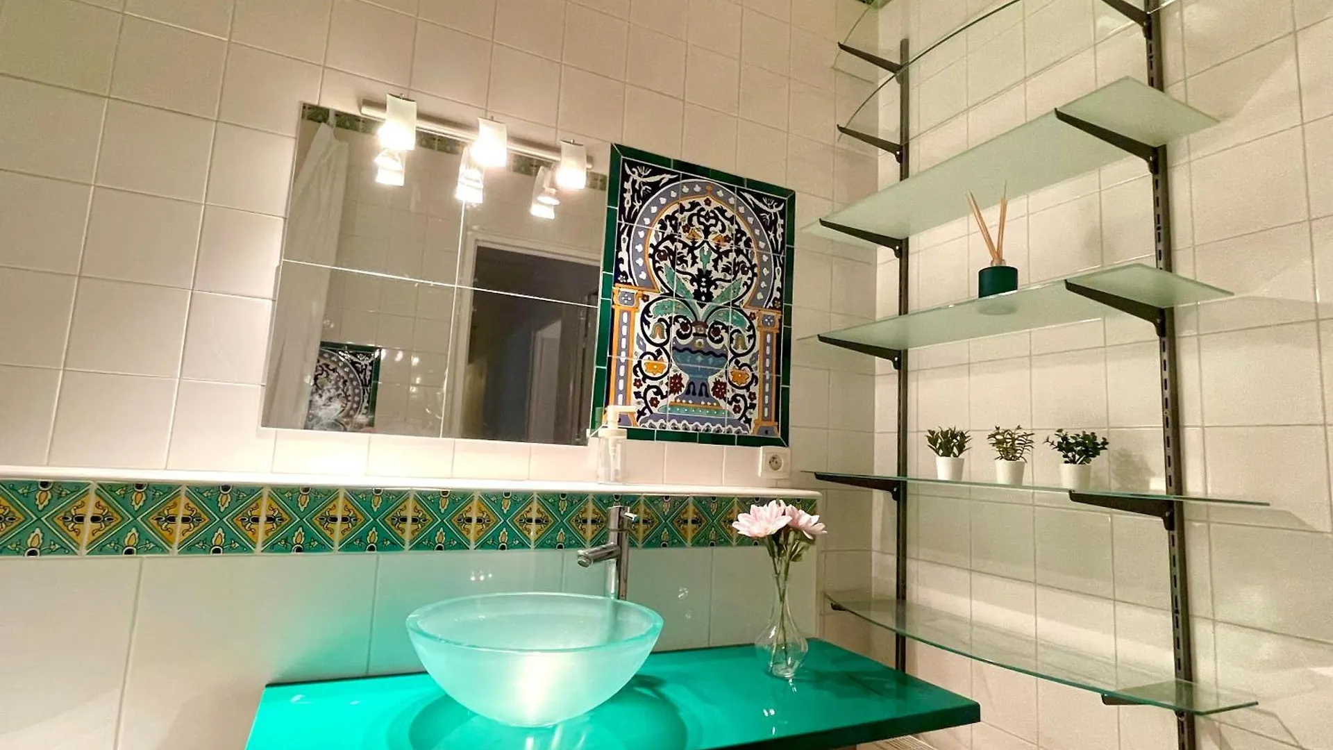 Bngo I Le Spacieux I 12 Personnes, 5 Chambres, 2 Salle De Bain, Parking Prive, Wc Separe, Wifi Villeurbanne Apartment