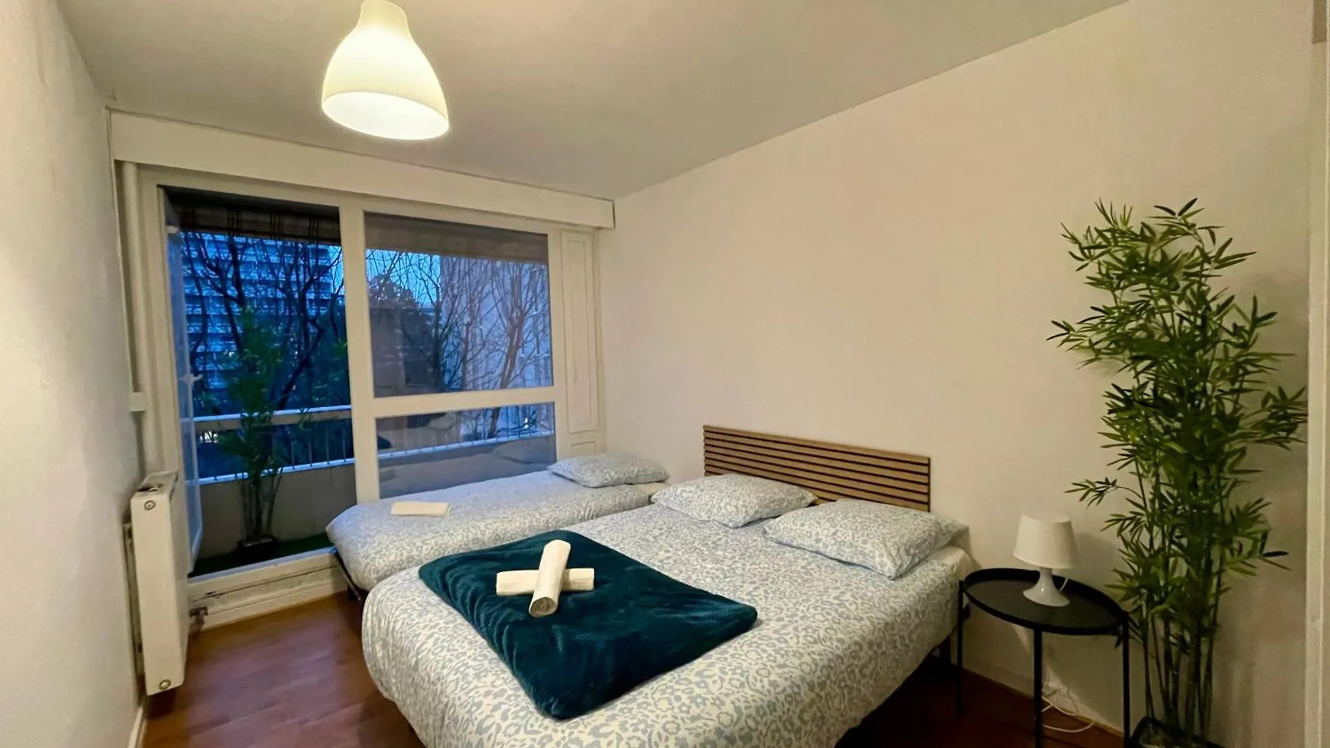 Bngo I Le Spacieux I 12 Personnes, 5 Chambres, 2 Salle De Bain, Parking Prive, Wc Separe, Wifi Villeurbanne Apartment