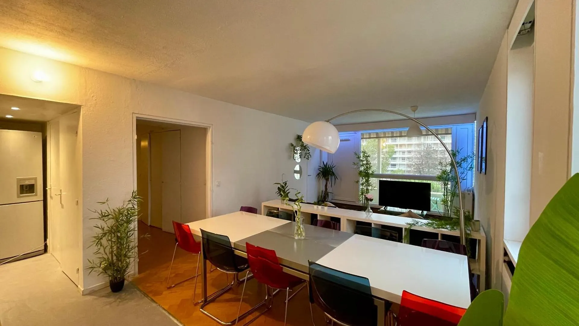 Bngo I Le Spacieux I 12 Personnes, 5 Chambres, 2 Salle De Bain, Parking Prive, Wc Separe, Wifi Villeurbanne 0*,  France