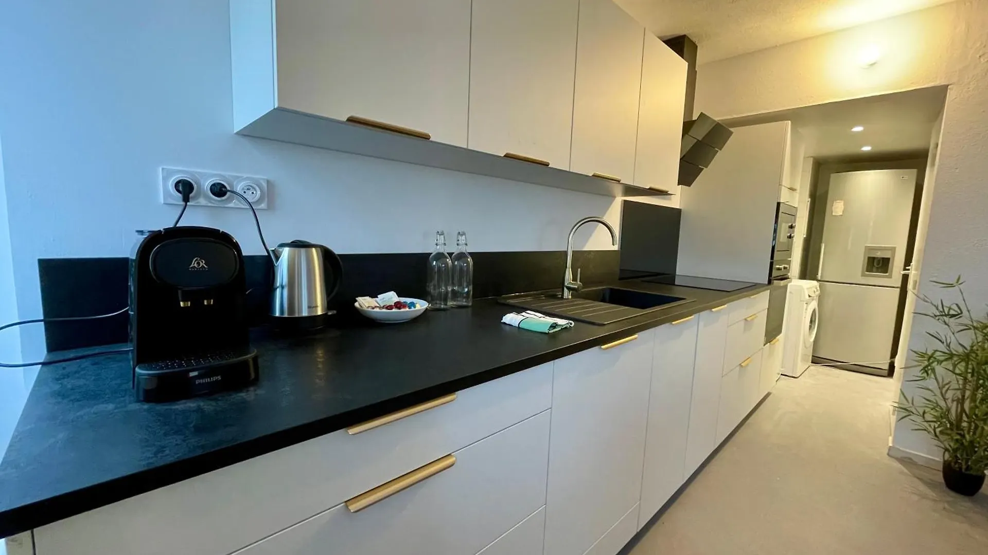 Bngo I Le Spacieux I 12 Personnes, 5 Chambres, 2 Salle De Bain, Parking Prive, Wc Separe, Wifi Villeurbanne