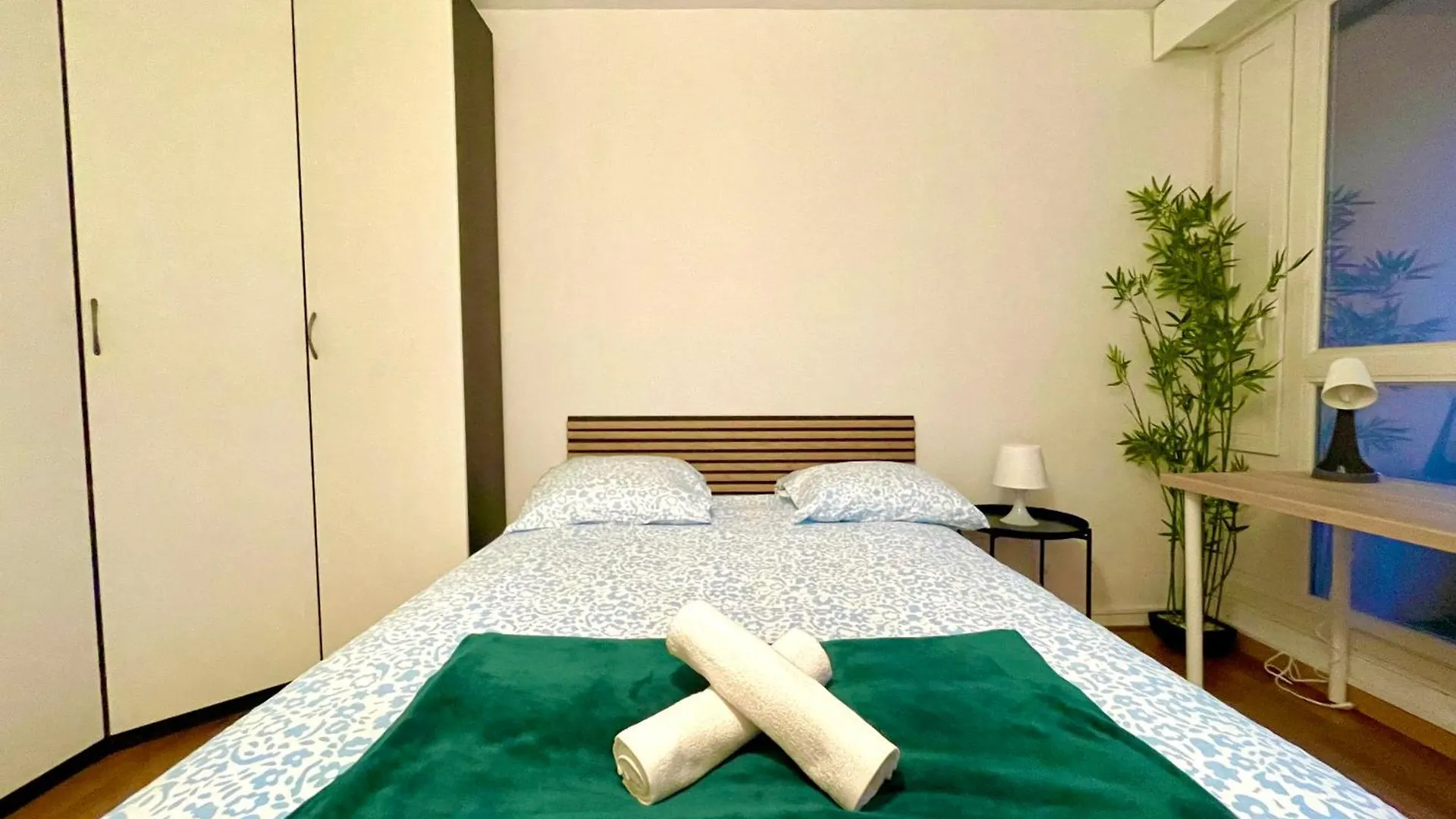 Bngo I Le Spacieux I 12 Personnes, 5 Chambres, 2 Salle De Bain, Parking Prive, Wc Separe, Wifi Villeurbanne 0*,