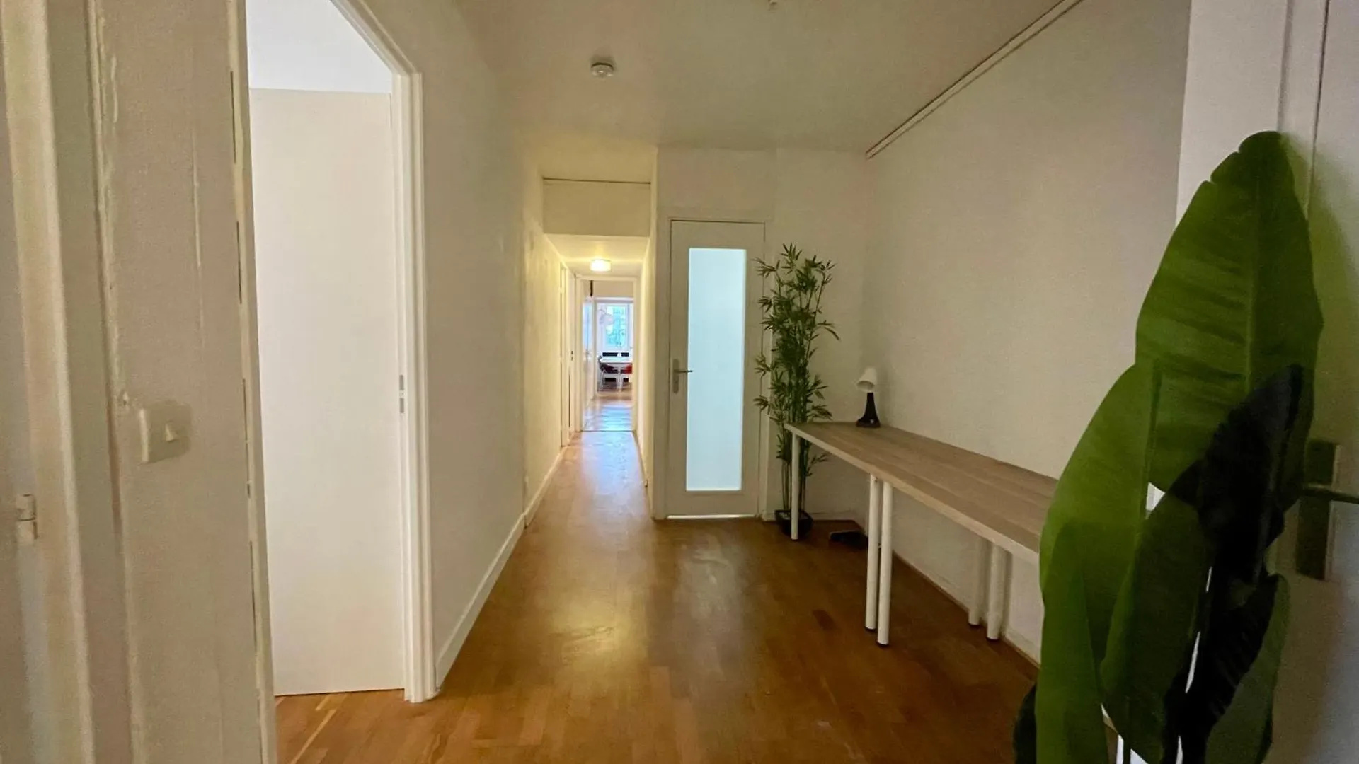 Bngo I Le Spacieux I 12 Personnes, 5 Chambres, 2 Salle De Bain, Parking Prive, Wc Separe, Wifi Villeurbanne France