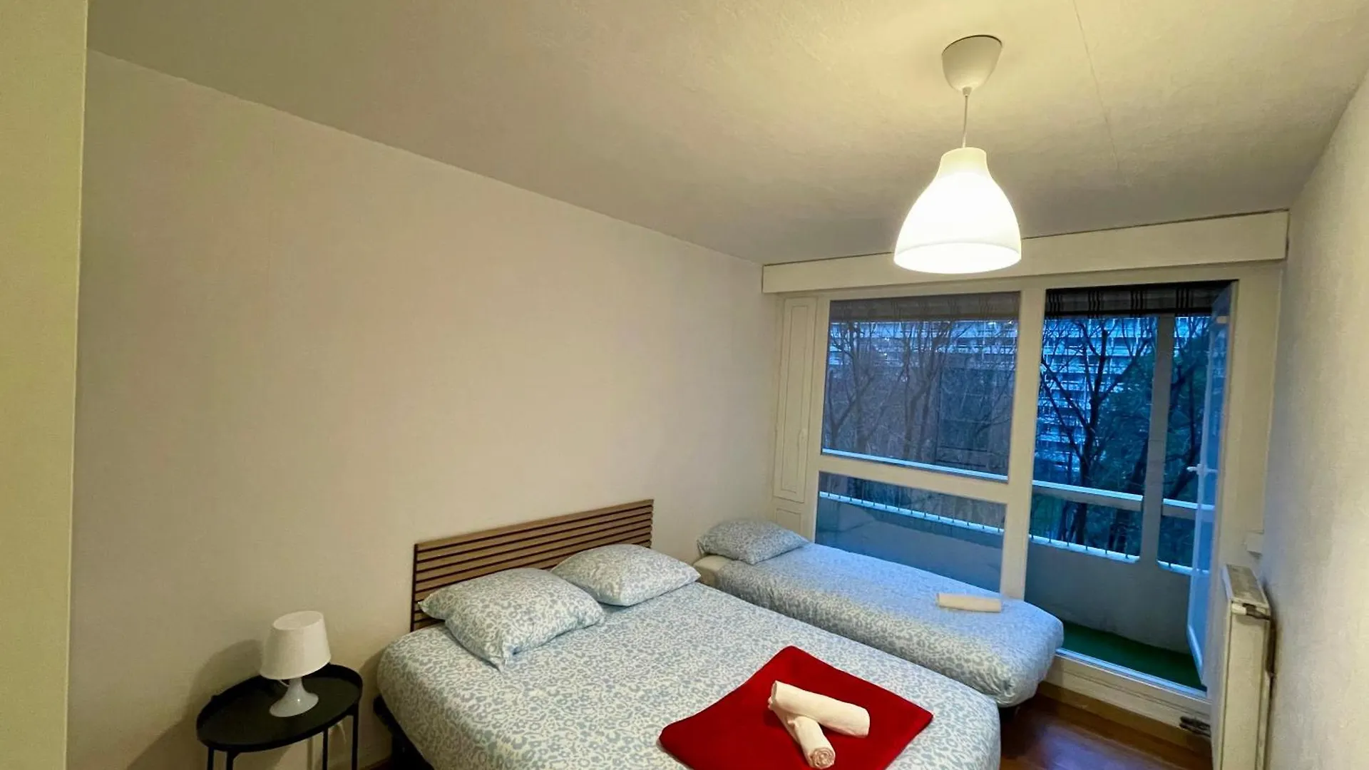 Bngo I Le Spacieux I 12 Personnes, 5 Chambres, 2 Salle De Bain, Parking Prive, Wc Separe, Wifi Villeurbanne Apartment